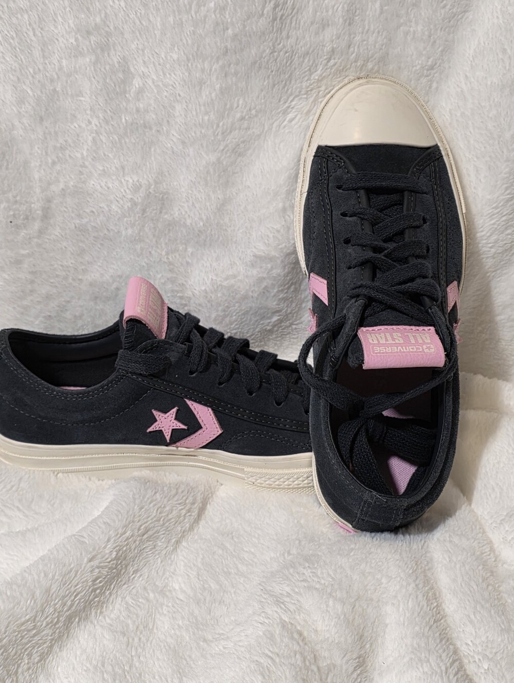 Converse Women’s Star PLAYER 76. Suede Black with Pink Accent Low-Top Sneakers